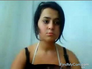 ragazza turca gode giocando icy sua grande figa rasata