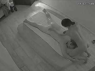 Overhear - Host beside vody massage