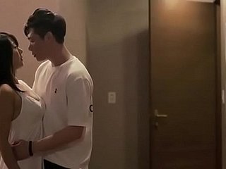 Paman busted mengambil keuntungan dari putra-putranya teman-teman ibu saat dia sendirian di rumah