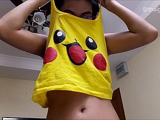 Asian Teen Camgirl asks 'What main support you bring off later on you be hung up on her?', strips nude