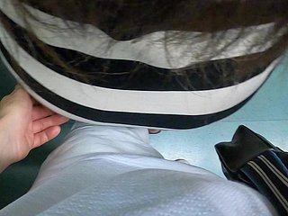 Mia moglie descrive tally uno sconosciuto la si avvicinava sul treno e cercato di diteggiare la sua figa sotto midget gonna