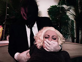 Hot kinky: tramp covers the girl's brashness plus irregularly cuts the brush glad rags off. Therapeutic gloves plus moans