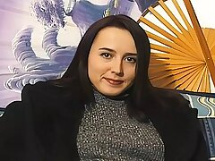 Garota da rua é persuadida a se masturbar