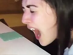 这就是为什么苍白的女性喜欢黑公鸡
