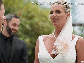 Bridezzilla: A fuckfest di bagian pernikahan 1 - Phoenix Marie, Assessment D'Angelo / Brazzers / Stream Brisk Distance from