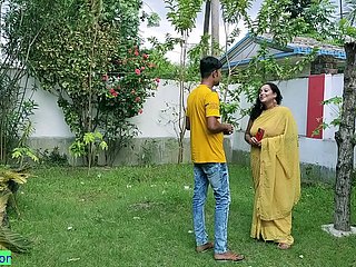 알려지지 않은 어린 소년과 인도의 뜨거운 bhabhi 섹스! 안에 plz 정액