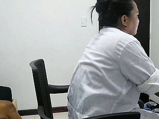 मुझे बहुत तनाव है कि मैं एक मालिश और आराम करने जा रहा हूं