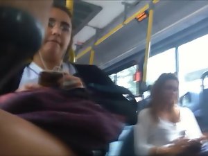 University student window-dressing burnish apply bus