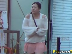 排尿淫乱アジア人