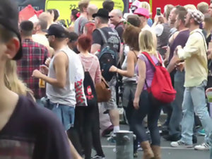 Berlín bebé en parpadeo pública, follando y corrida