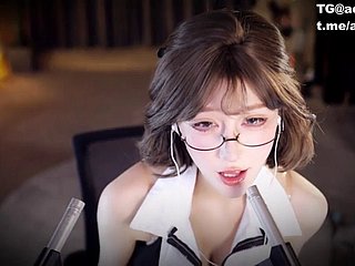El ASMR Douyu de Zhang Infected limitó el tono oral del beso. Para más beneficios