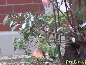 asian babe pees ourselves