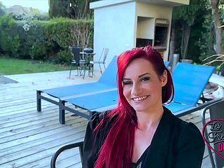 Sally, prachtige MILF, ontdekt anale seks