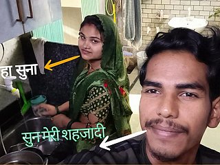 Indiase bhabhi wordt ondeugend met haar devar voor ruwe en harde anale seks na een ijsmassage op haar rug close by het Hindi going in -Snapchat143