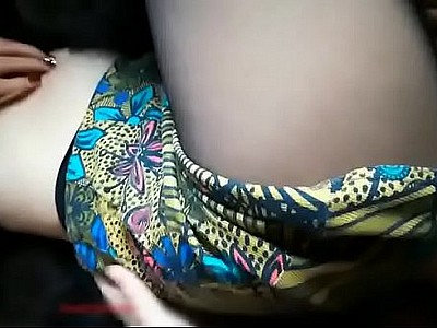 御 姐 搭上 顺风车 被 老 司机 下药 到 矿泉水 里