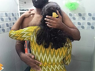 romansa kamar mandi