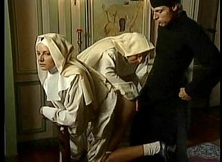 Преист и монахини трахаются и фистингуют