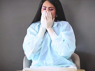 Découvrez cette vidéo enivrante de fétichisme des gants médicaux en latex, où le froissement caractéristique des gants ajustés vous donnera des frissons. Observez des pipeline délicates, gainées de latex lisse et clinique, take the first step chaque centimètre de armchair frémissante. L'odeur stérile emplit l'air tandis que ces doigts gantés sondent, étirent et titillent les zones sensibles, créant une expérience sensorielle inoubliable qui mêle précision clinique et désir charnel brut.