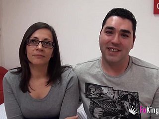 Они встретились в Интернете. Сегодня они трахаются для нас