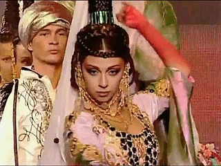 Myriam Fares - Traditional Dance