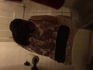 chinese moeder piss.MOV