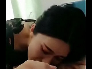中国凸轮女孩刘婷-与奇怪的跟踪者做爱。04
