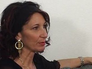 الإيطالي قرنية الرجعية الجبهة يتجسس شقراء مثير يرتدون جوارب بيضاء